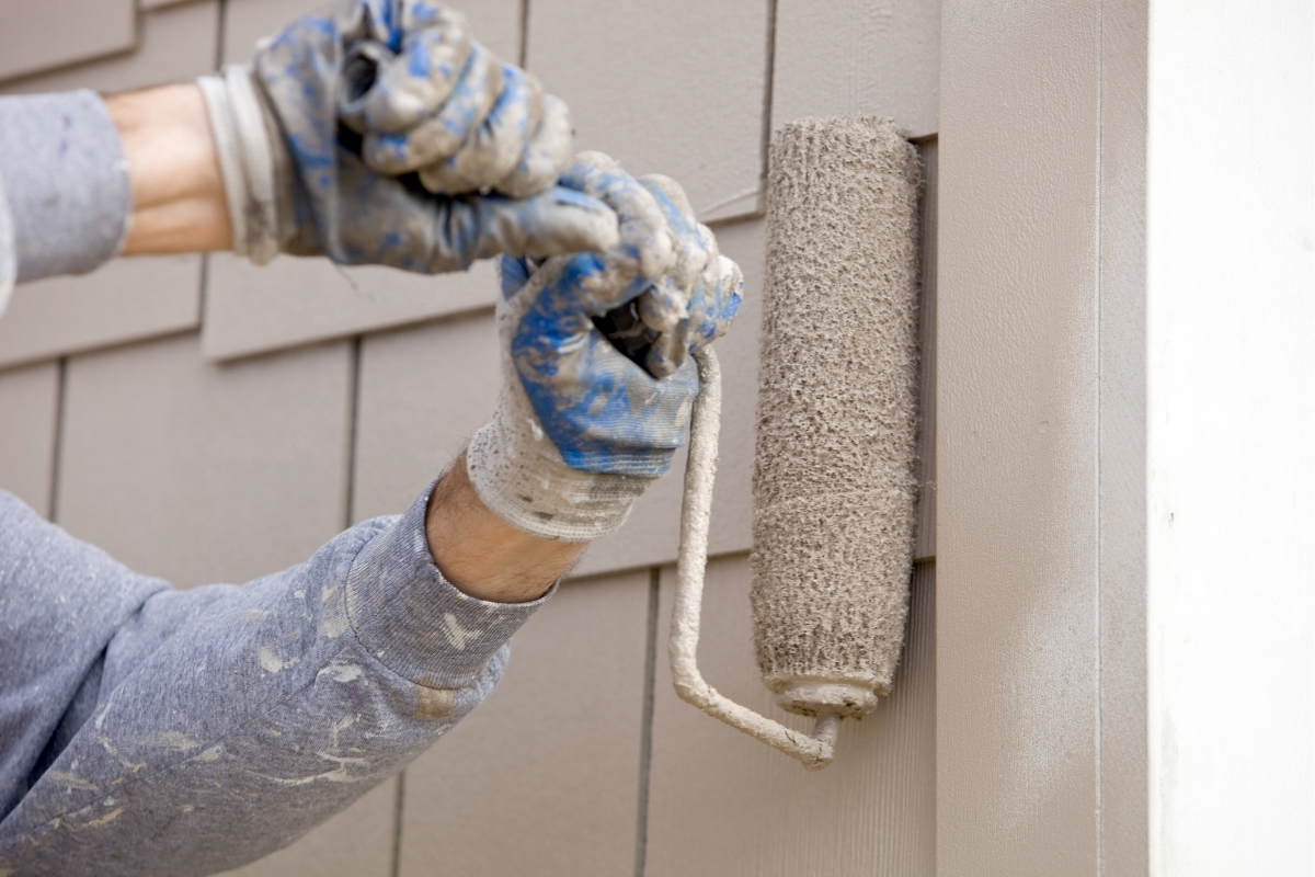 Exterior paint tips based on climate conditions